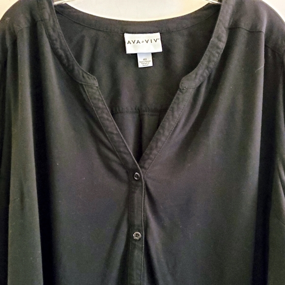 💙 A V A & V I V,  black long-sleeved v-neckline blouse. Size 4X - Picture 2 of 5